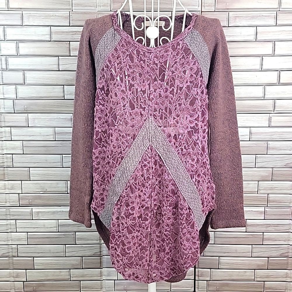 Spirit Hwy sweater Size M